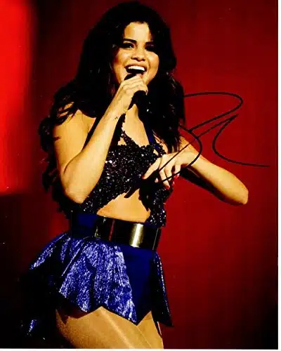 Selena Gomez Signed   Autographed Sexy Singer   Actress xinch Photo